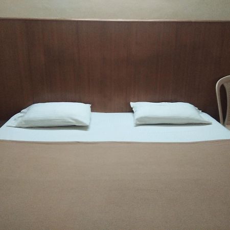 Veekay Tourist Home העיר בנגלור מראה חיצוני תמונה