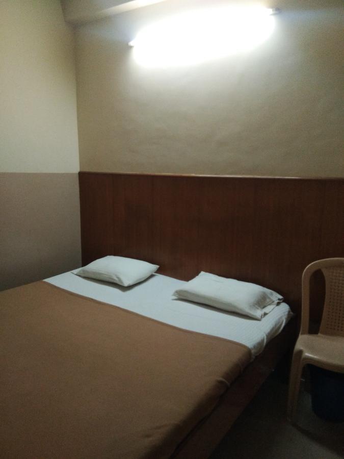 Veekay Tourist Home העיר בנגלור מראה חיצוני תמונה